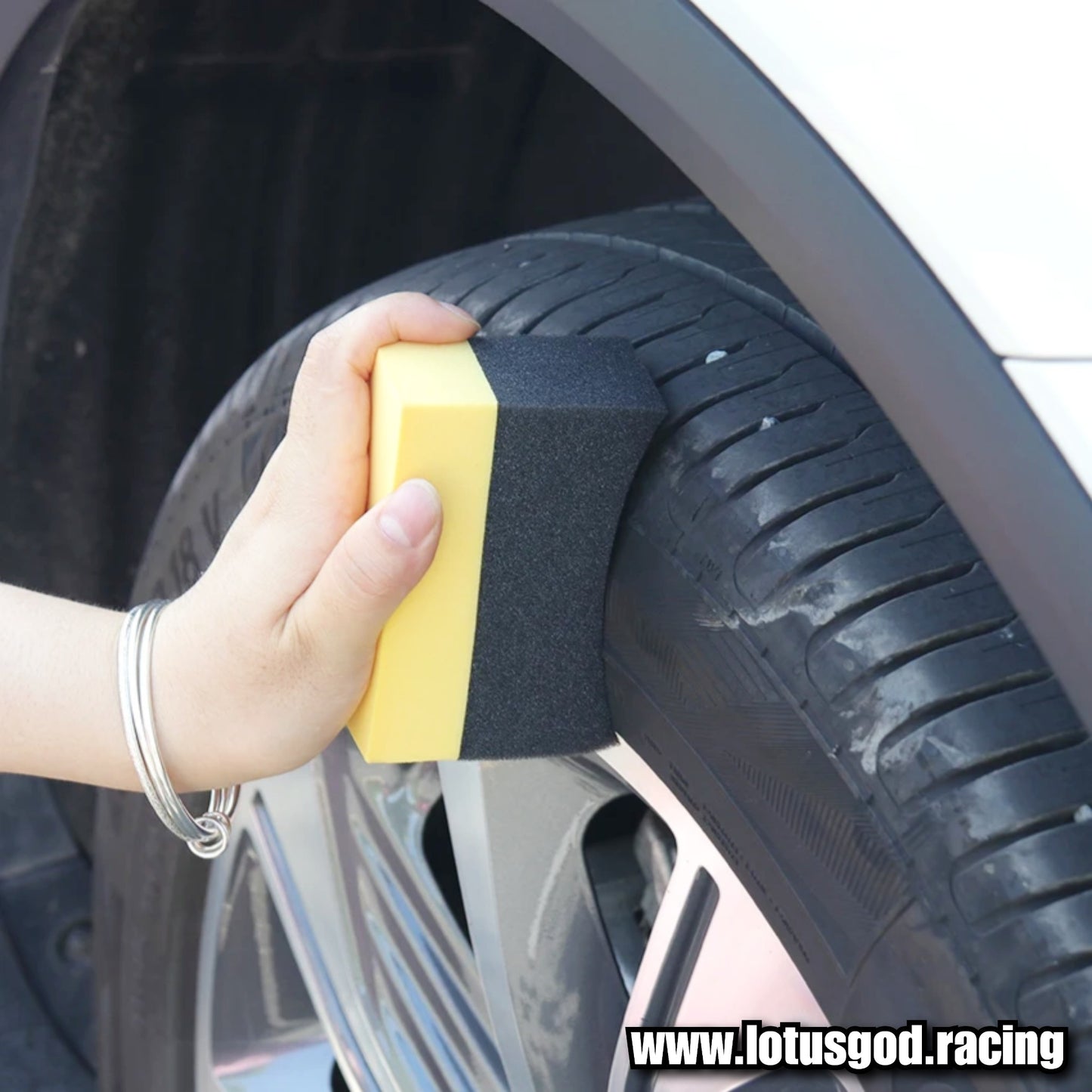 Black Yellow Curve Tyre Shine Wax Glass Window Cleaner Sponge For Car Motorcycle Tire Wall Body Paint Coating Wash Etc (2 Pieces)